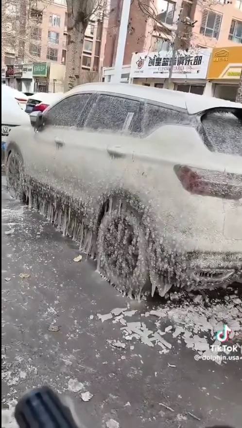 探討機油黏度0W在零下40度的極寒地區使用，適合冷車啟動