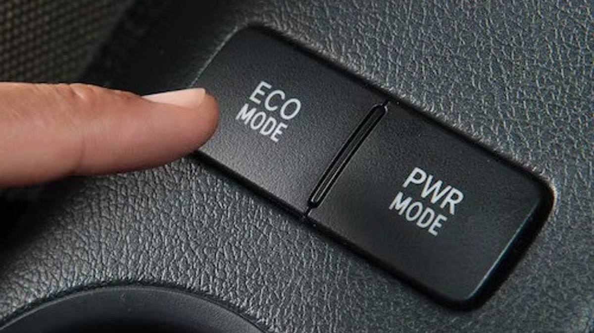 車子的節能模式未必省油，可能造成更多負擔